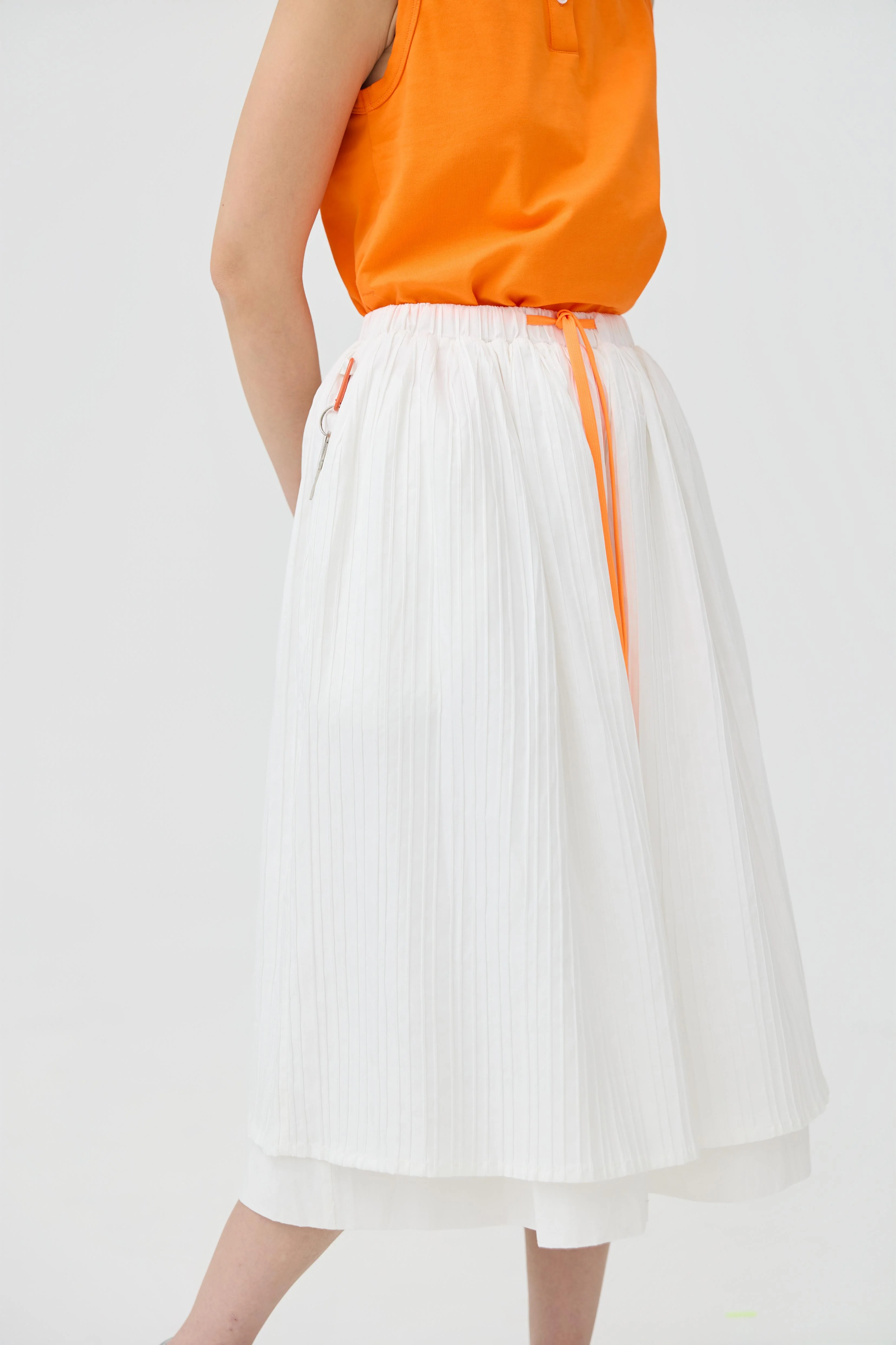 3EIGHTH | Futae Skirt In White Seersucker - Image 4