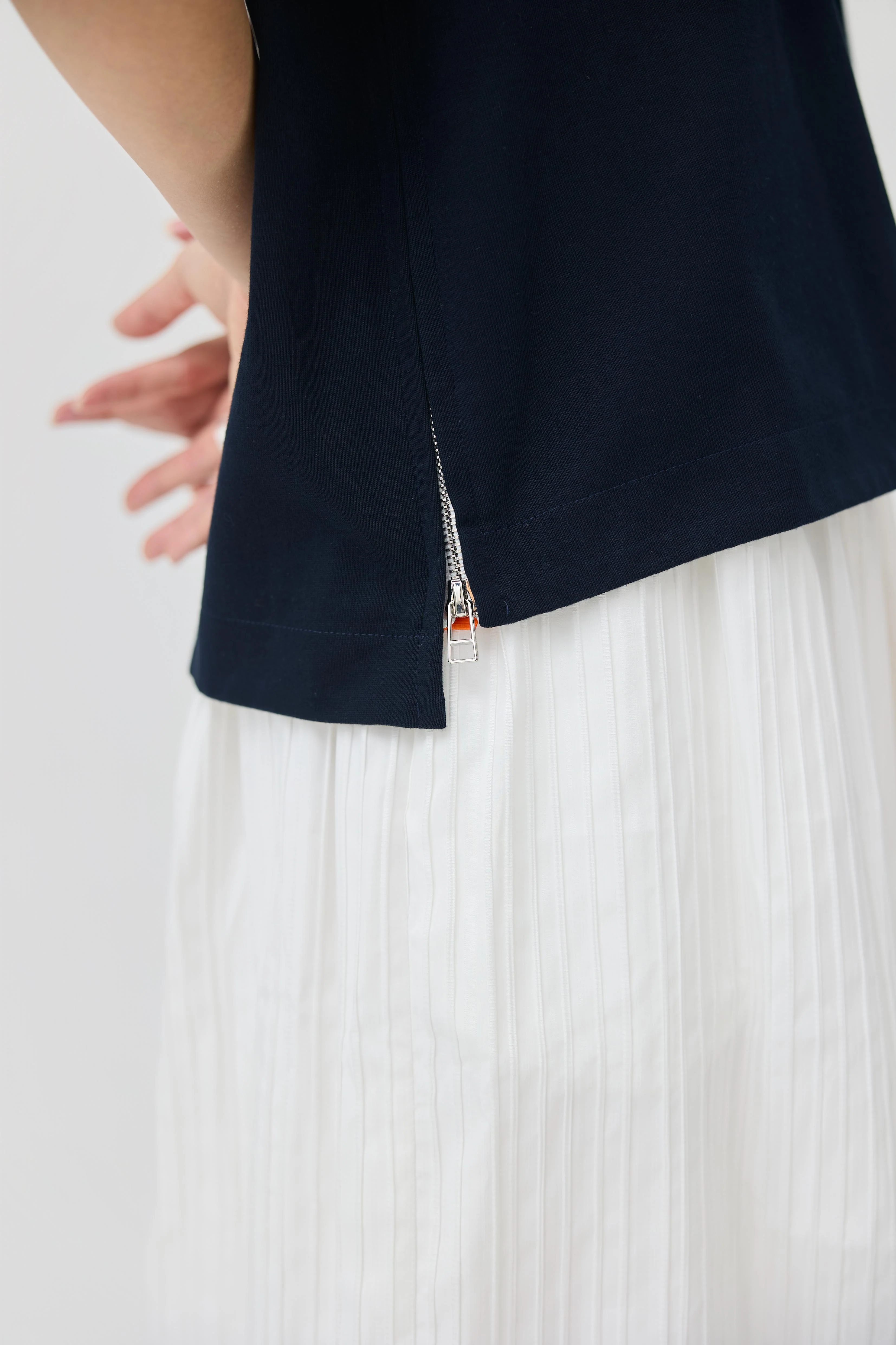 3EIGHTH | Sokko Zip Tee In Navy - Image 5