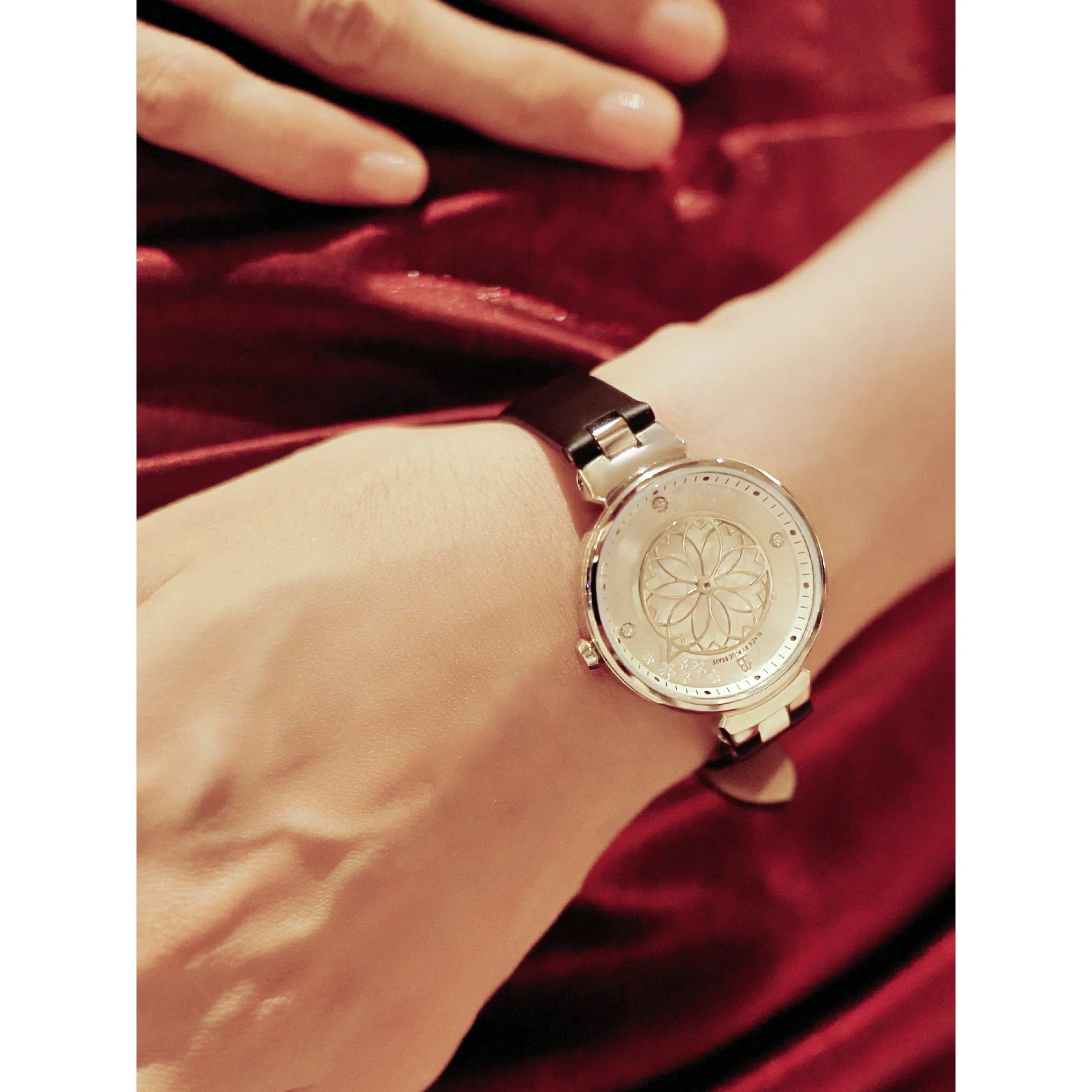 BLACK BY BLUE BRAVE | Cherry Blossom Bracelet Watch (32MM) - Image 9