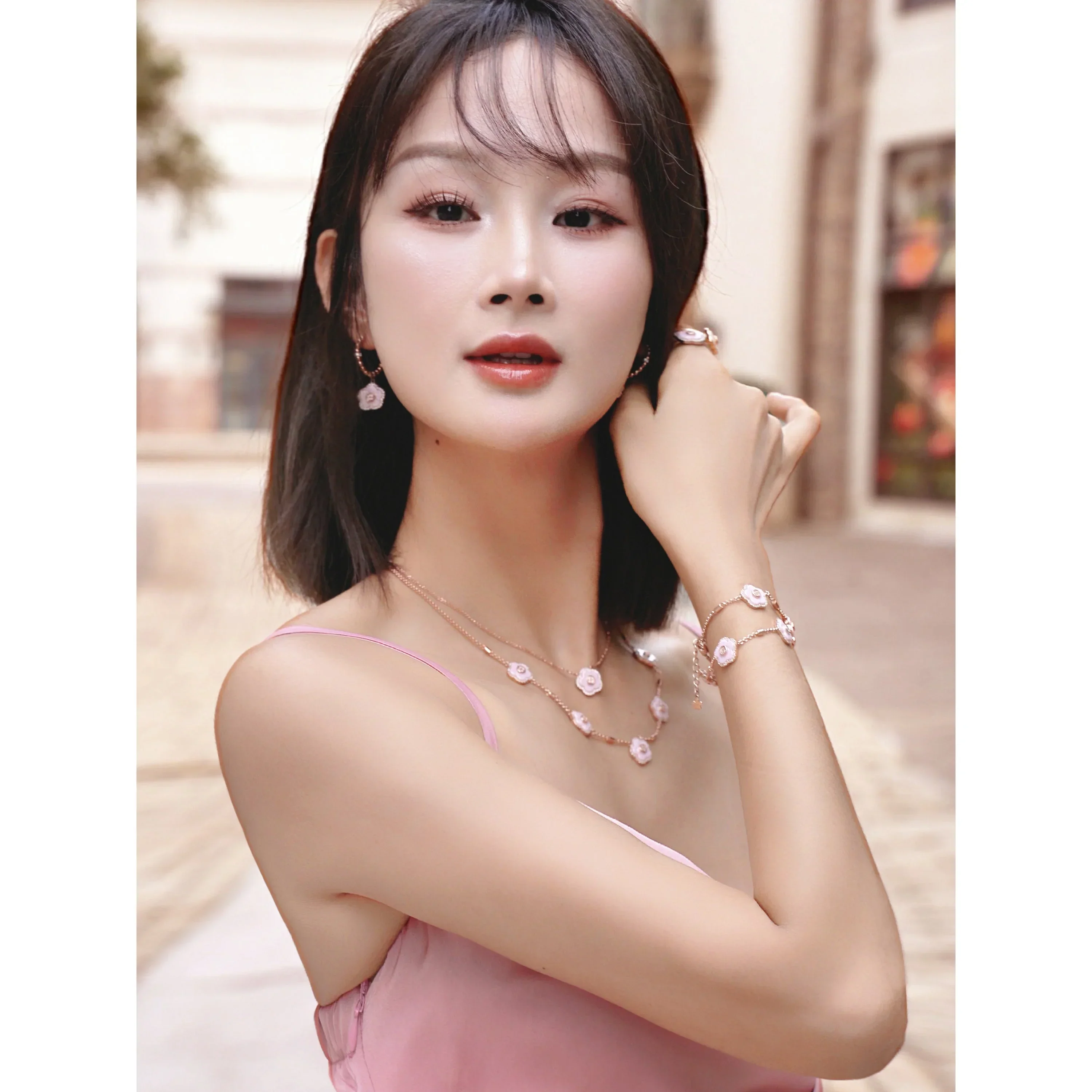 BLACK BY BLUE BRAVE | Classic Flower Earrings Brass 18k Rosegold Plating & White Ceramic 20+13mm - Image 3